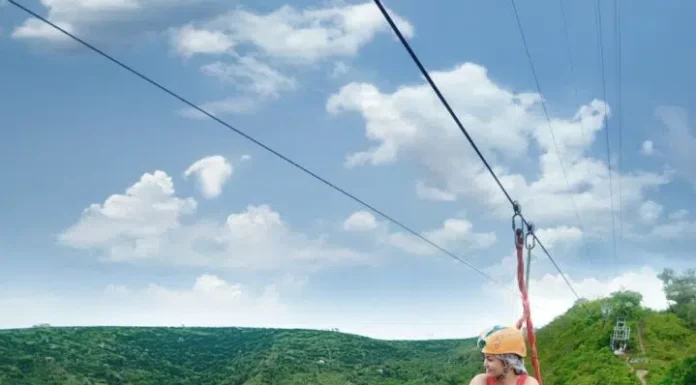 Maior tirolesa de bike do Centro-Oeste fica em Goiás e atrai turistas com vista para o Lago Corumbá IV