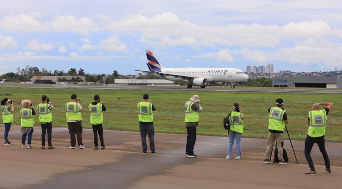 Apaixonados por aviação poderão fotografar aeronaves em áreas restritas do Aeroporto Santa Genoveva, em Goiânia