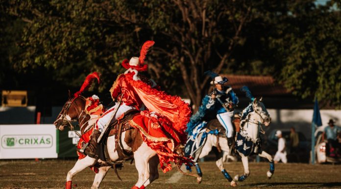 Cavalhadas de Crixás chegam à 144ª edição com programação gratuita neste fim de semana