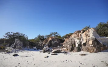 Conheça a “praia” no topo de um maciço rochoso entre a Cidade de Goiás e Mossâmedes