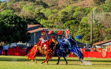 Tradição desde 1958, Cavalhadas de Santa Terezinha de Goiás atraem visitantes ao Norte goiano