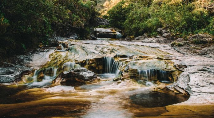 Já conhece Terra Ronca e Mambaí? Então guarde Ibitipoca como seu próximo destino de grutas