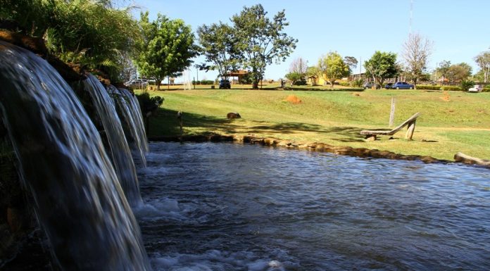 Para fugir do calor de agosto, Park Santa Branca reúne cachoeiras e natureza a 40 km de Goiânia