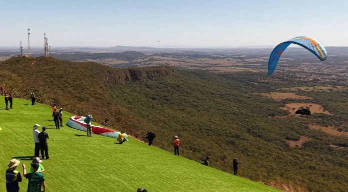Mirante da Serra de Jaraguá: vista panorâmica e voo livre a 121 km de Goiânia