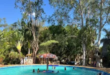 Rancho Macaúba, em Nerópolis, tem piscinas, rio e camping a 37 km de Goiânia